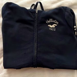 Brand Hollister
Size: Large
Color: Blue
Zip up hoodie